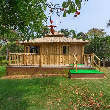 Stayvista At Maple Farms With Pool, Bbq & Bonfire Sohna Esterno foto