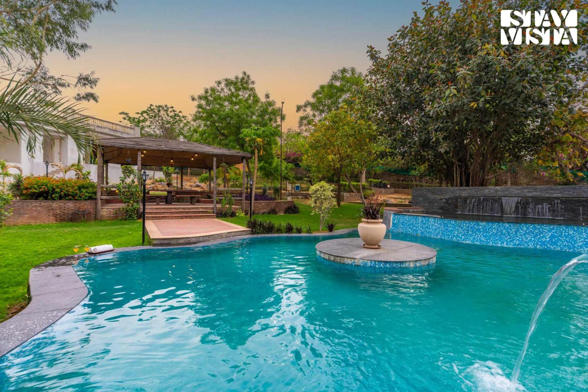 Stayvista At Maple Farms With Pool, Bbq & Bonfire Sohna Esterno foto